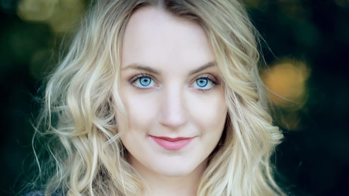 Evanna Lynch wspiera kampanię Koniec Epoki Klatkowej